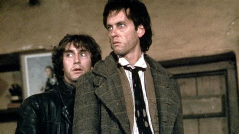 Withnail & I: Une comédie noire British à l'humour mordant et aux personnages mémorables!